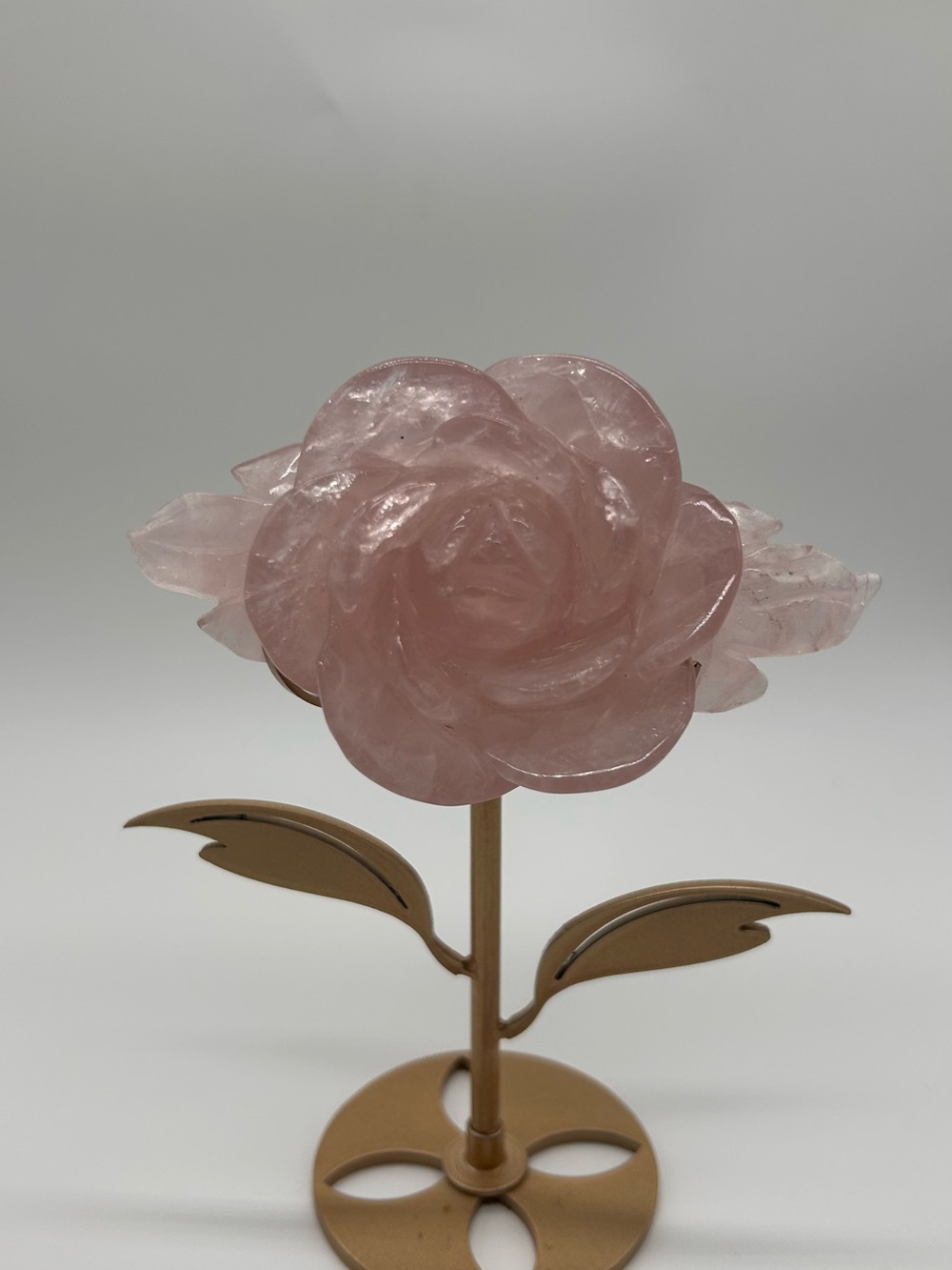 Pink Rose Quartz hand carved Rose. The rose that lasts forever. - Picture 2 of 6